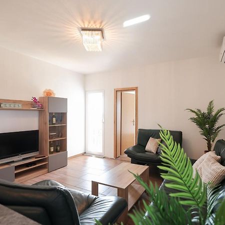 Apartments Miky Vrsi Ngoại thất bức ảnh
