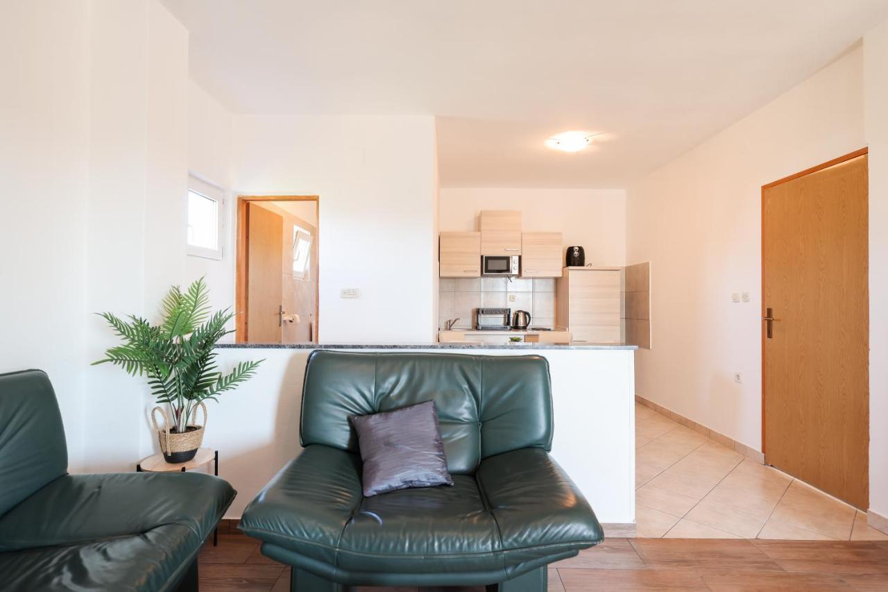 Apartments Miky Vrsi Ngoại thất bức ảnh