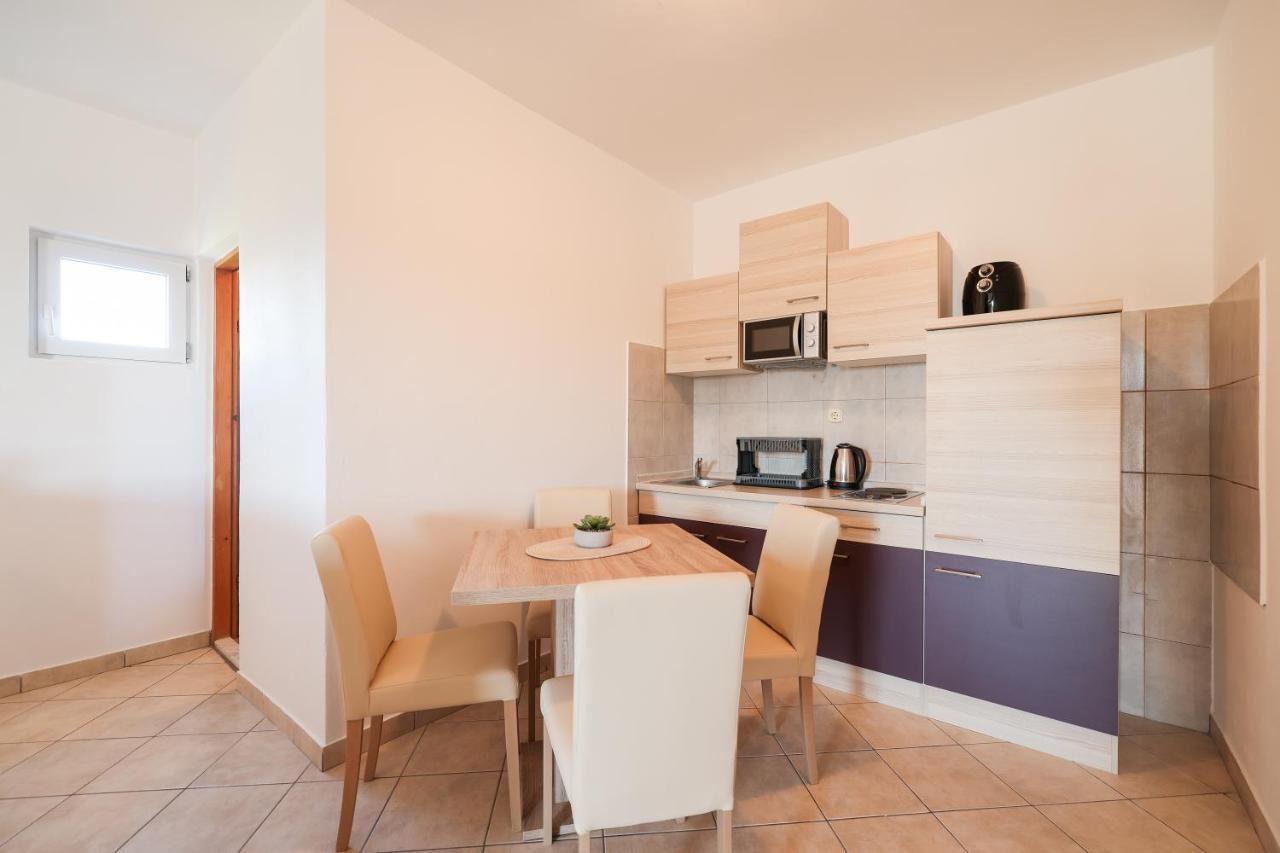 Apartments Miky Vrsi Ngoại thất bức ảnh