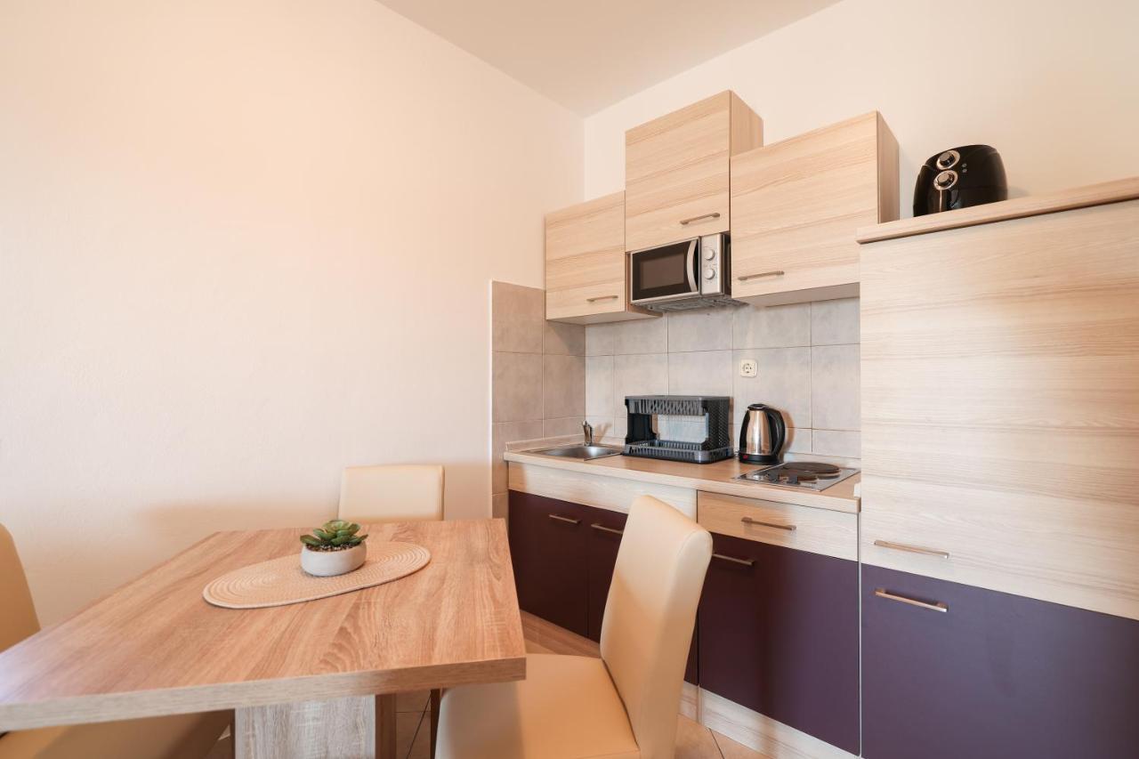 Apartments Miky Vrsi Ngoại thất bức ảnh