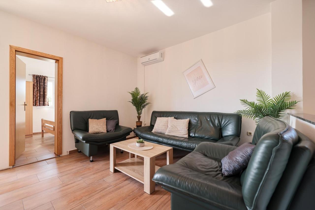 Apartments Miky Vrsi Ngoại thất bức ảnh