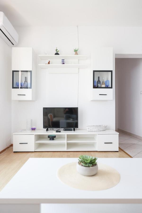 Apartments Miky Vrsi Ngoại thất bức ảnh